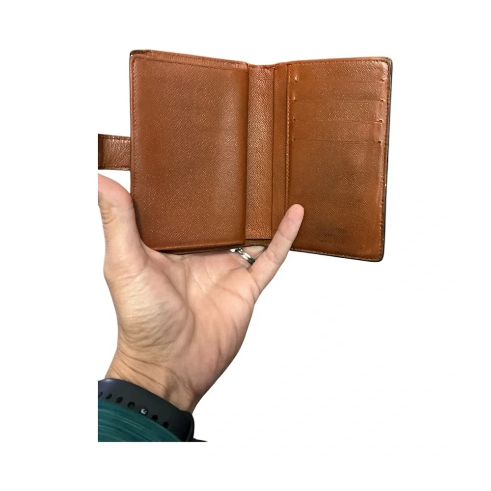 Louis Vuitton Gold and Brown Monogram Kiss lock COA included - Picture 6 of 12